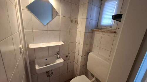 Gäste WC - 5 Zimmer Reihenendhaus zum Kaufen in Celle