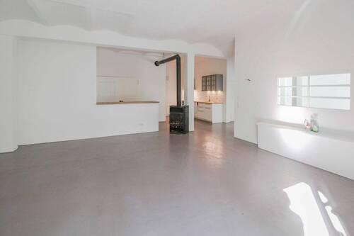 Wohnen und Essen mittlere Whg - Gigantische Loftwohnung mit direktem Fluss-Zugang aufgeteilt in 3 Wohnungen in Blaustein