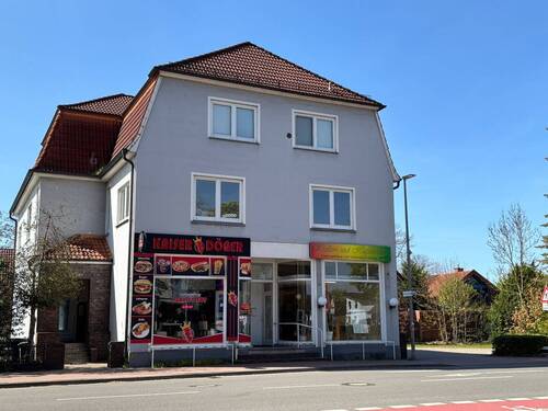 Eingangsansicht.JPG - **GESCHÄFTSRAUM LADENLOKAL in Ortsmitte**Schaufenster**Parkplätze**