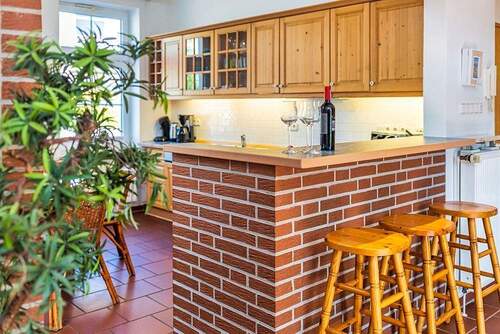 Küche mit Tresen EG - 8 Zimmer Mehrfamilienhaus, Wohnhaus zum Kaufen in Borkum