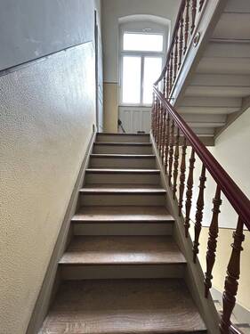 Treppenhaus - Mehrfamilienhaus, Wohnhaus mit 307,00 m&sup2; in Freiburg zum Kaufen