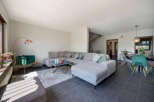 Wohnzimmer - 6 Zimmer Reihenmittelhaus zum Kaufen in Frankfurt am Main