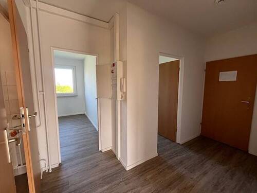 Flur.jpg - 4 Zimmer Etagenwohnung zur Miete in Zwickau