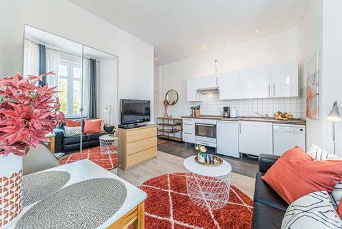 Wohnzimmer - 2 Zimmer Etagenwohnung zur Miete in Frankfurt am Main