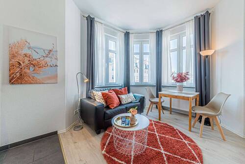 Wohnzimmer - Etagenwohnung mit 30,00 m&sup2; in Frankfurt am Main zur Miete