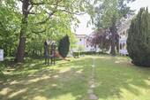 Anliegender Spieplatz - 