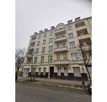 Gut geschnittene und vermietete Altbaueigentumswohnung im Friedrichshainer Samariterkiez in 10247 Berlin