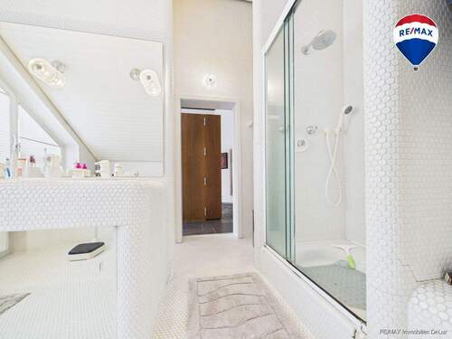 CAM01722G0-PR0034-STILL003 - 