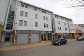 Bild 1 - 2 Zimmer-Wohnung mit Parkett und Balkon in der Schelfstadt zu mieten!