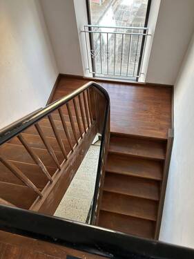 Treppenhaus - Etagenwohnung mit 61,00 m&sup2; in Emmendingen zum Kaufen