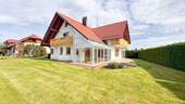 Aussen - 7 Zimmer Einfamilienhaus zum Kaufen in Erkheim