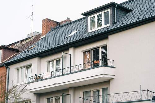 Rückseite des Gebäudes - Top Investment: Saniertes Mehrfamilienhaus in begehrter Lage