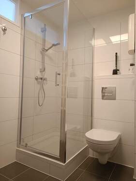Bad mit Dusche.jpg - 