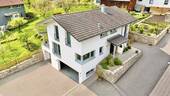 Bild 1 - Attraktives Einfamilienhaus mit großzügigem Garten im Grünen