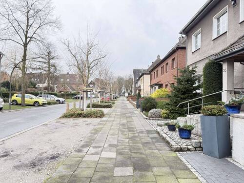 GUTE WOHNGEGEND - 8 Zimmer Doppelhaushälfte zum Kaufen in Recklinghausen
