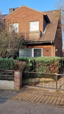 Bild 1 - Plön- Haus mit Garage und Balkon, ruhige Lage