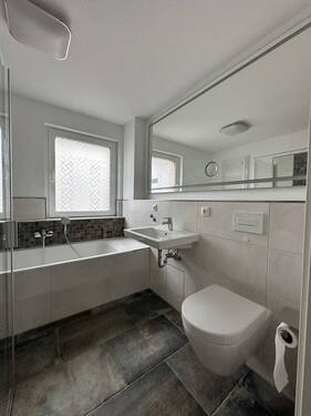 Bad en Suite - 4 Zimmer Etagenwohnung in Braunschweig