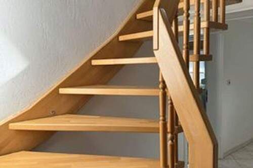 Treppe in 2. Etage - 