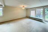 Wohnzimmer_Blick_zur_Terrasse - 
