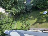 Balkon - Blick in Garten - 