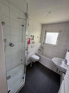 Bild 1 - 3ZKB, Balkon, Garage, in gepflegtem Mehrfamilienhaus