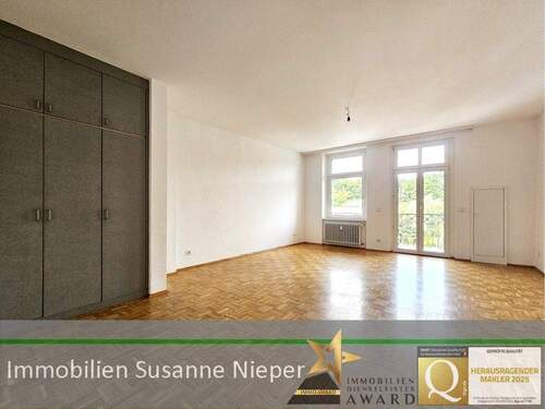 Wohnzimmer - Mit Balkon und Parkettboden in den Herbst starten – Gevelsberg - WE04