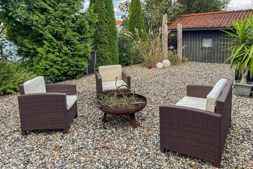 Garten mit Feuerstelle - 