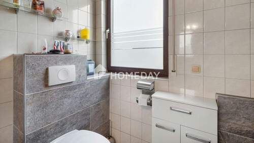 1. OG Badezimmer 2 - 