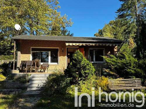 Blick aus dem Garten - Attraktives Ferienhaus zum Wohlfühlen mit Pool