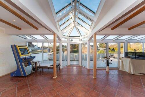 traumhafter Wintergarten - 1 Zimmer Mehrfamilienhaus, Wohnhaus in Schwalbach