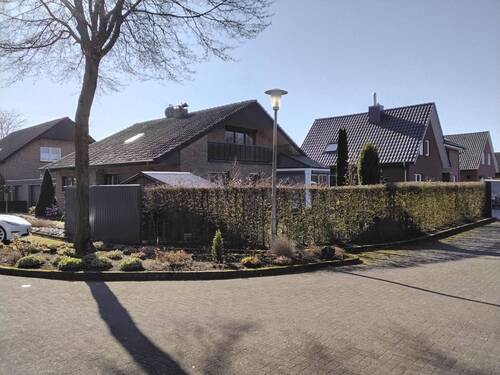 20260318_101123.jpg - ***BÜSCHER IMMOBILIEN*** Attraktiver, gepflegter Bungalow mit ausgebautem Dachgeschoss und rd. 170 m² WohnNutzfläche in Epe