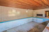ehemaliger Indoorpool neuer Wohnbereich - 
