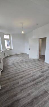 Wohnzimmer 2 - 3 Zimmer Etagenwohnung zur Miete in Gelsenkirchen