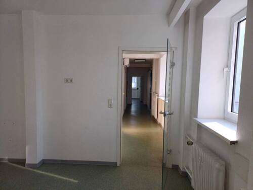 2OG_9.jpg - Praxisräume in einem modernen Ärtzehaus