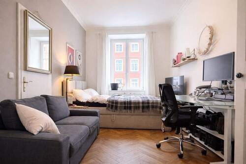 Schlafzimmer- 4 - Etagenwohnung mit 95,00 m&sup2; in München zum Kaufen