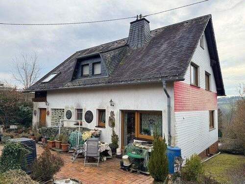 Rückansicht - 7 Zimmer Einfamilienhaus in Pluwig