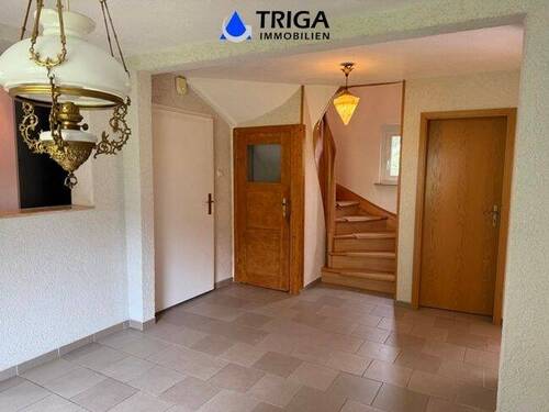 Flur EG/ Treppe zum OG - 3 Zimmer Einfamilienhaus zum Kaufen in Nordhausen