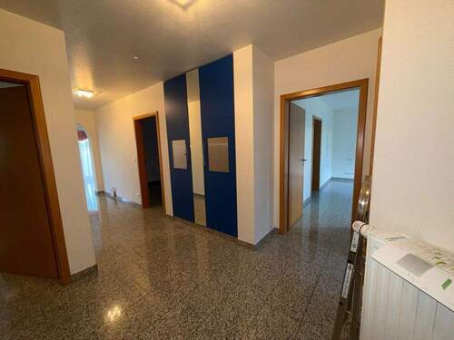 Flur - Etagenwohnung mit 146,40 m&sup2; in Speyer West zur Miete