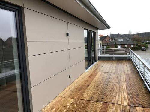 Große Dachterrasse - 3 Zimmer Etagenwohnung in Preetz