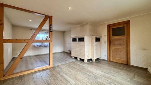 Wohnzimmer - 4 Zimmer Doppelhaushälfte zum Kaufen in Bad Lausick