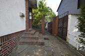 Zugang - 8 Zimmer Mehrfamilienhaus, Wohnhaus in Langenfeld-Zentrum