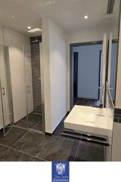 Bad - Wohntraum mit großer Dachterrasse, 2 Bädern, moderner Ausstattung, Lift! Erstbezug!