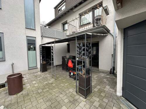 Terrasse Wohnung Erdgeschoss - Mehrfamilienhaus, Wohnhaus mit 155,00 m&sup2; in Neuss zum Kaufen