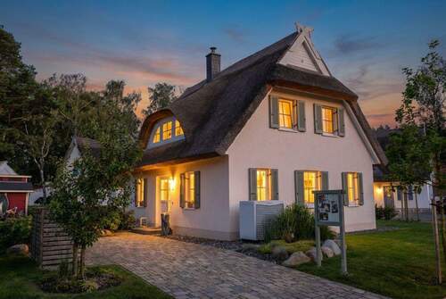 Außenansicht - 4 Zimmer Mehrfamilienhaus, Wohnhaus in Glowe