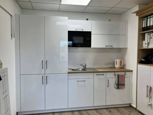 Einbauküche, links im Raum 3 - 