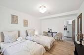 Schlafzimmer + Arbeitsbereich - 