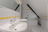 Tageslichtbad (5,97m²) mit Doppelwaschbecken, ... - 