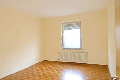 Zimmer 2 - 3 Zimmer Etagenwohnung zum Kaufen in Nürnberg