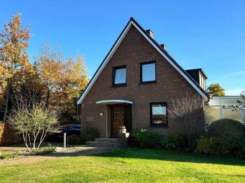 Objekt - Großzügiges Einfamilienhaus mit schönem Garten, Vollkeller und Garagein Lübeck-St. Jürgen (Nähe Uni)