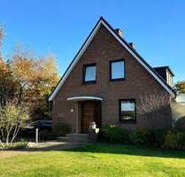 Großzügiges Einfamilienhaus mit schönem Garten, Vollkeller und Garagein Lübeck-St. Jürgen (Nähe Uni) - Lübeck / St. Jürgen